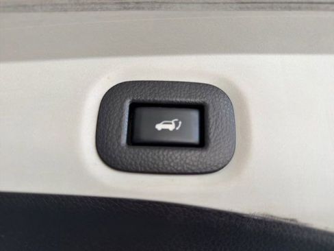Used 2019 Nissan Rogue SL w/ Premium Package FWD image 12