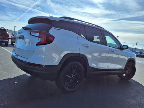 Used 2024 GMC Terrain SLE w/ Driver Convenience Package image 31