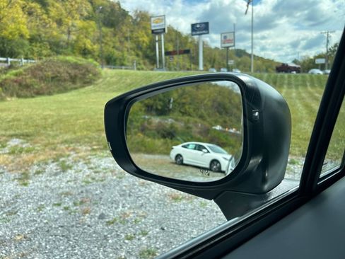 New 2025 Subaru Ascent Limited image 10