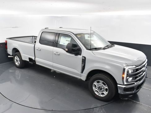 New 2026 Ford F250 XLT w/ XLT Premium Package RWD image 21