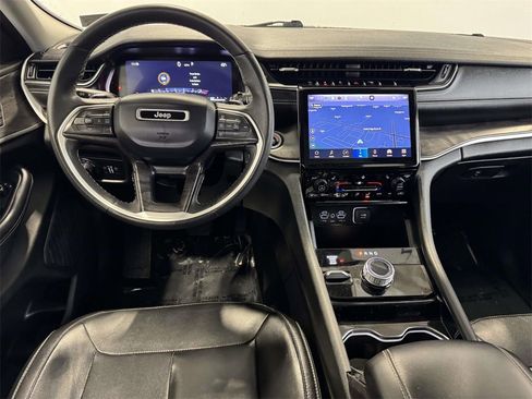 Used 2023 Jeep Grand Cherokee L Limited image 20