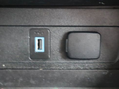 Used 2019 Ford Escape SE image 23