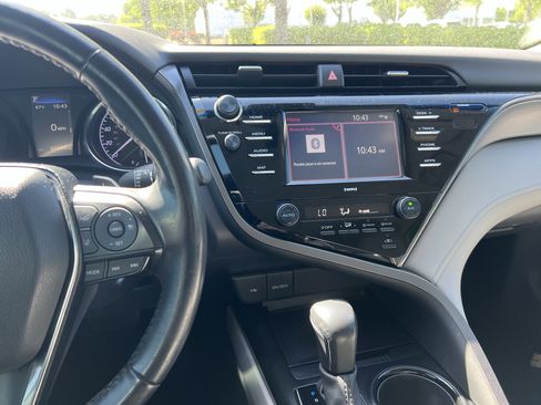 Used 2020 Toyota Camry SE image 32