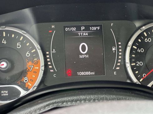 Used 2015 Jeep Renegade Latitude AWD/4WD image 32