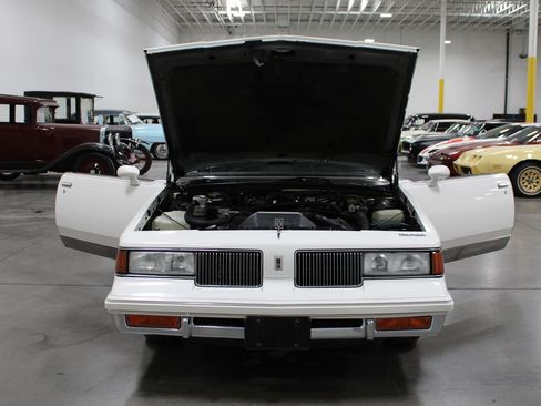 Used 1988 Oldsmobile Cutlass Supreme Classic Brougham RWD image 34
