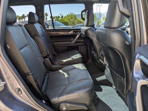Used 2023 Lexus GX 460 Luxury w/ Sport Design Package AWD/4WD image 29