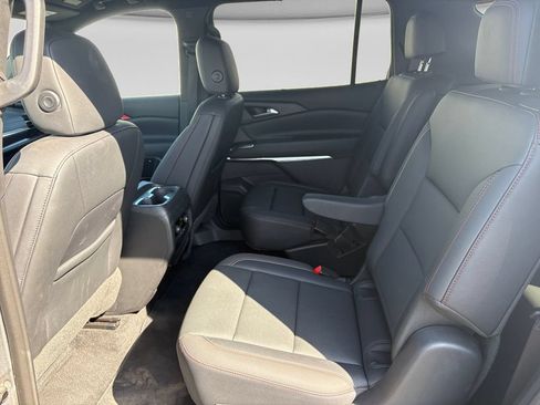 Used 2025 Chevrolet Traverse Z71 AWD/4WD image 14