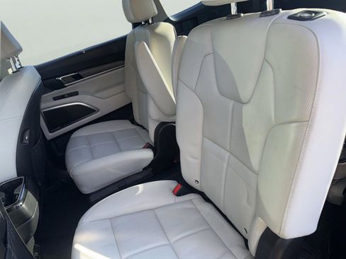 Used 2022 Kia Telluride SX image 17