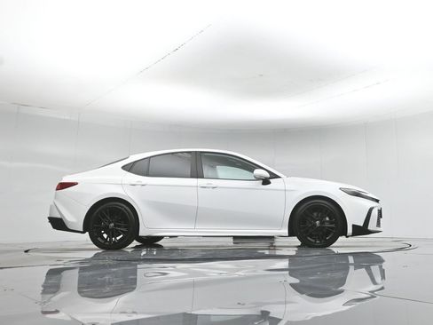 Used 2025 Toyota Camry SE FWD image 49