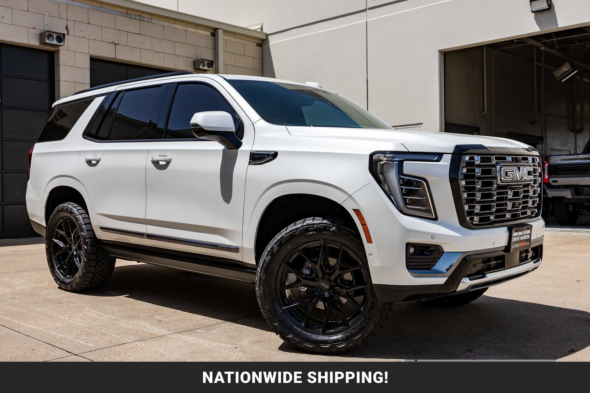 Used 2025 GMC Yukon Denali Ultimate AWD/4WD image 1