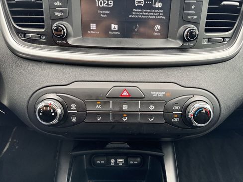 Used 2019 Kia Sorento L FWD image 17