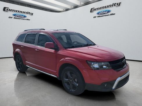Used 2020 Dodge Journey Crossroad image 3