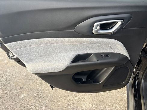 Certified 2023 Jeep Compass Latitude image 30