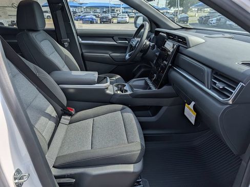 New 2027 GMC Terrain Elevation w/ Technology Package II FWD image 29