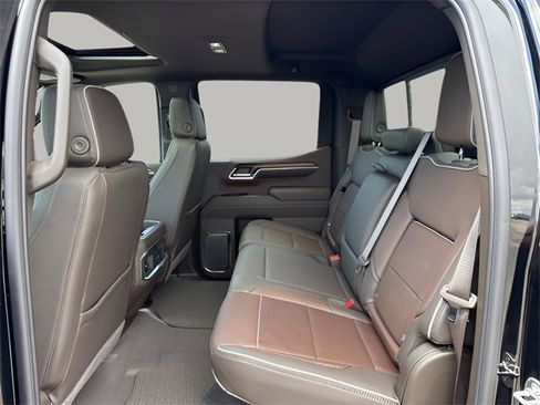 New 2025 GMC Sierra 1500 Denali w/ Technology Package image 9