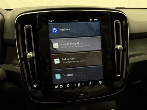 Used 2023 Volvo C40 P8 Recharge Ultimate image 26