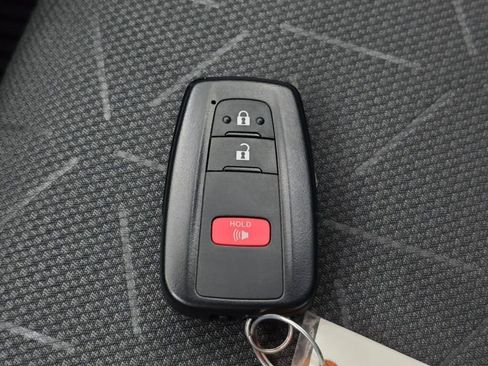 Used 2024 Toyota RAV4 XLE AWD/4WD image 32