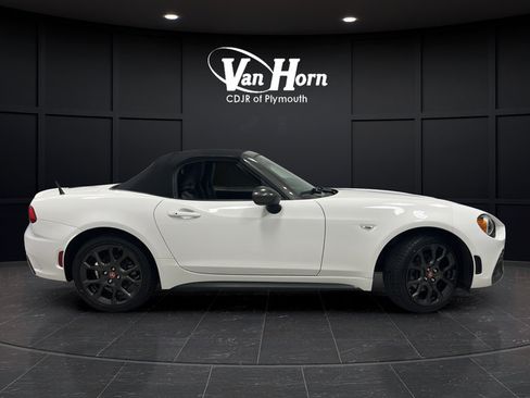 Used 2017 FIAT 124 Spider Abarth RWD image 16