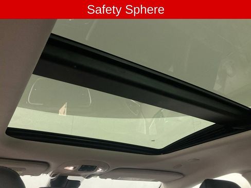 Used 2024 Chrysler Pacifica Limited image 15