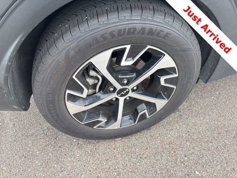 Used 2023 Kia Sportage EX image 15