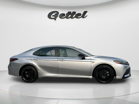 Used 2024 Toyota Camry SE FWD image 4