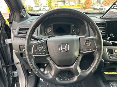 Used 2023 Honda Passport TrailSport image 17