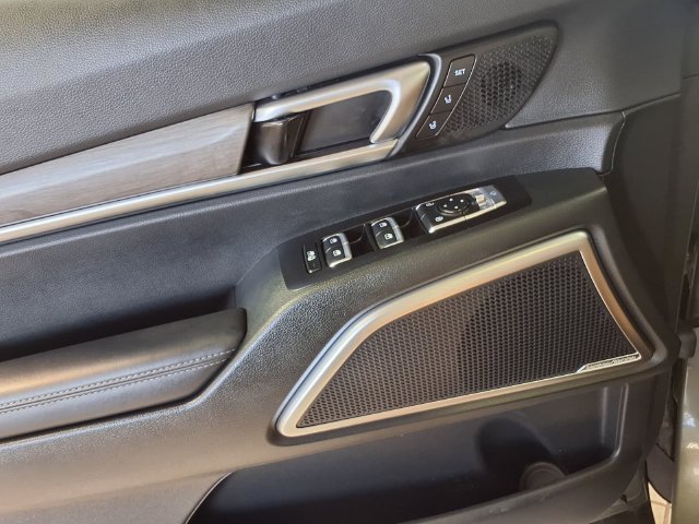 Used 2025 Kia Telluride SX Prestige X-Pro AWD/4WD image 17