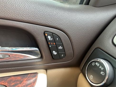 Used 2008 GMC Sierra 1500 Denali AWD/4WD image 40