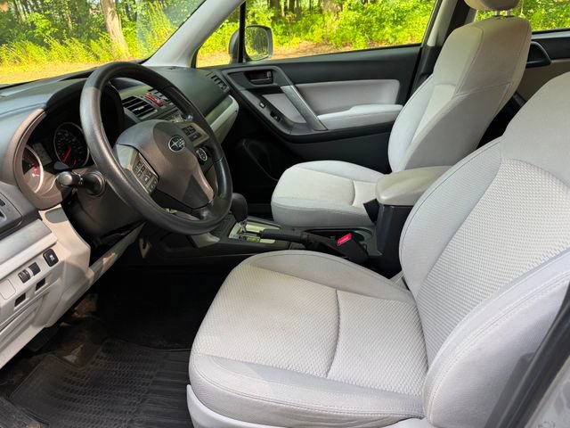 Used 2014 Subaru Forester 2.5i AWD/4WD image 7