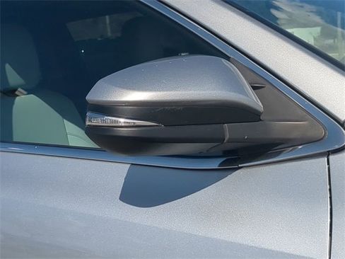 Used 2016 Toyota Highlander XLE image 12