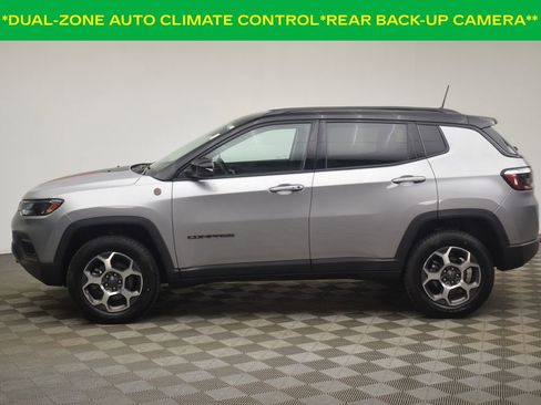 Used 2022 Jeep Compass Trailhawk w/ Trailhawk Convenience Group AWD/4WD image 12
