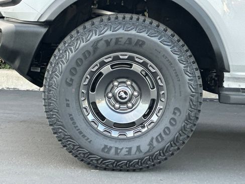 New 2025 Ford Bronco 2-Door w/ Sasquatch Package image 25