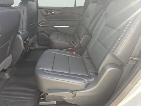New 2026 Chevrolet Traverse LT image 12