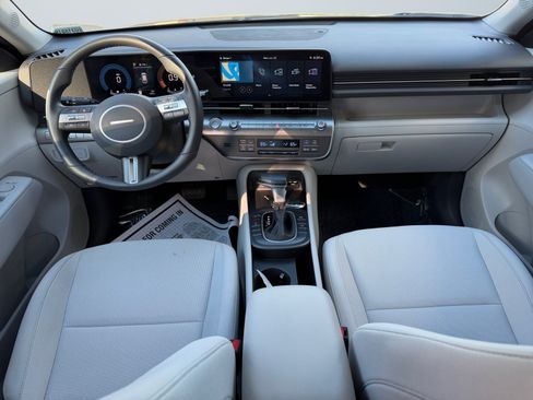 Used 2025 Hyundai Kona SEL AWD/4WD image 12