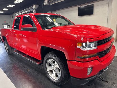 Used 2018 Chevrolet Silverado 1500 LT AWD/4WD image 1