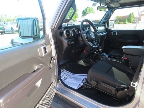 Used 2019 Jeep Wrangler Sport AWD/4WD image 17