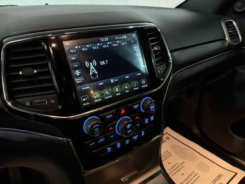 Used 2020 Jeep Grand Cherokee Limited w/ Premium Lighting Group image 38