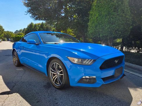 Used 2017 Ford Mustang Premium RWD image 7