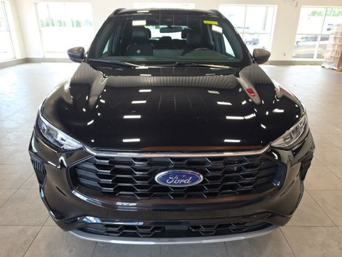 Used 2023 Ford Escape ST-Line w/ Tech Pack #1 AWD/4WD image 3