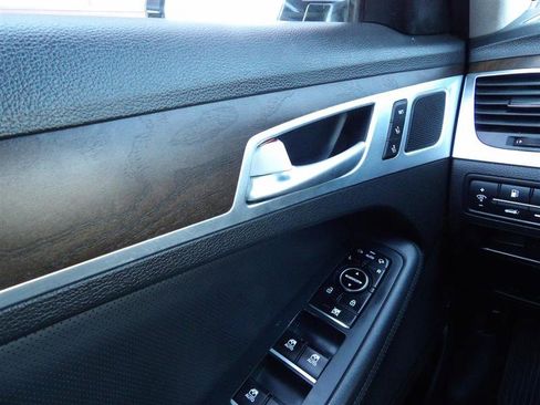 Used 2017 Genesis G80 3.8 w/ Option Group 03 image 23