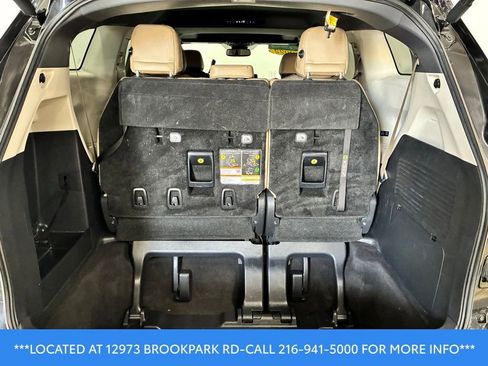 Used 2022 Toyota Sienna XLE FWD image 18