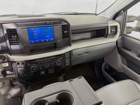 Used 2023 Ford F250 XL w/ FX4 Off-Road Package AWD/4WD image 24