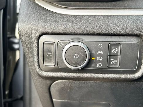 Used 2022 Ford Explorer XLT w/ Equipment Group 202A image 14