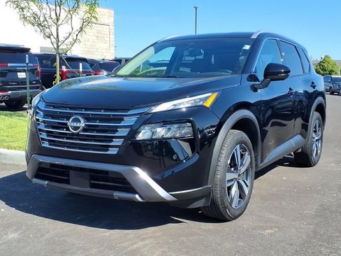 Used 2026 Nissan Rogue SL AWD/4WD image 2
