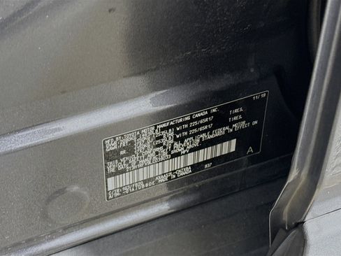 Used 2020 Toyota RAV4 LE image 39