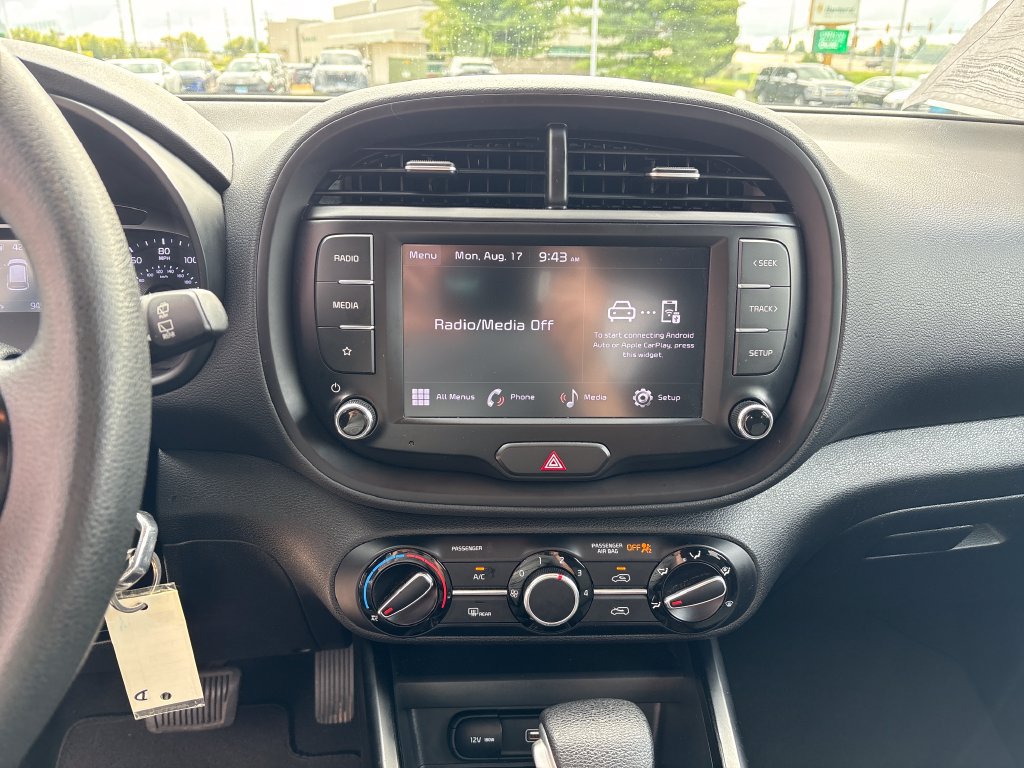 Used 2022 Kia Soul LX w/ Technology Package FWD image 17