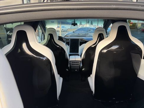 Used 2016 Tesla Model X 75D image 10