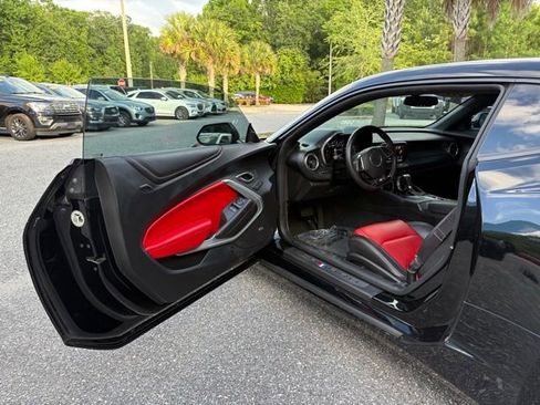 Used 2016 Chevrolet Camaro SS RWD image 9