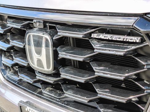 Certified 2025 Honda Pilot Black Edition image 11