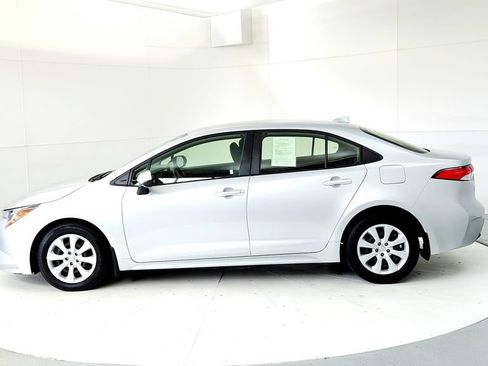Certified 2023 Toyota Corolla LE FWD image 3